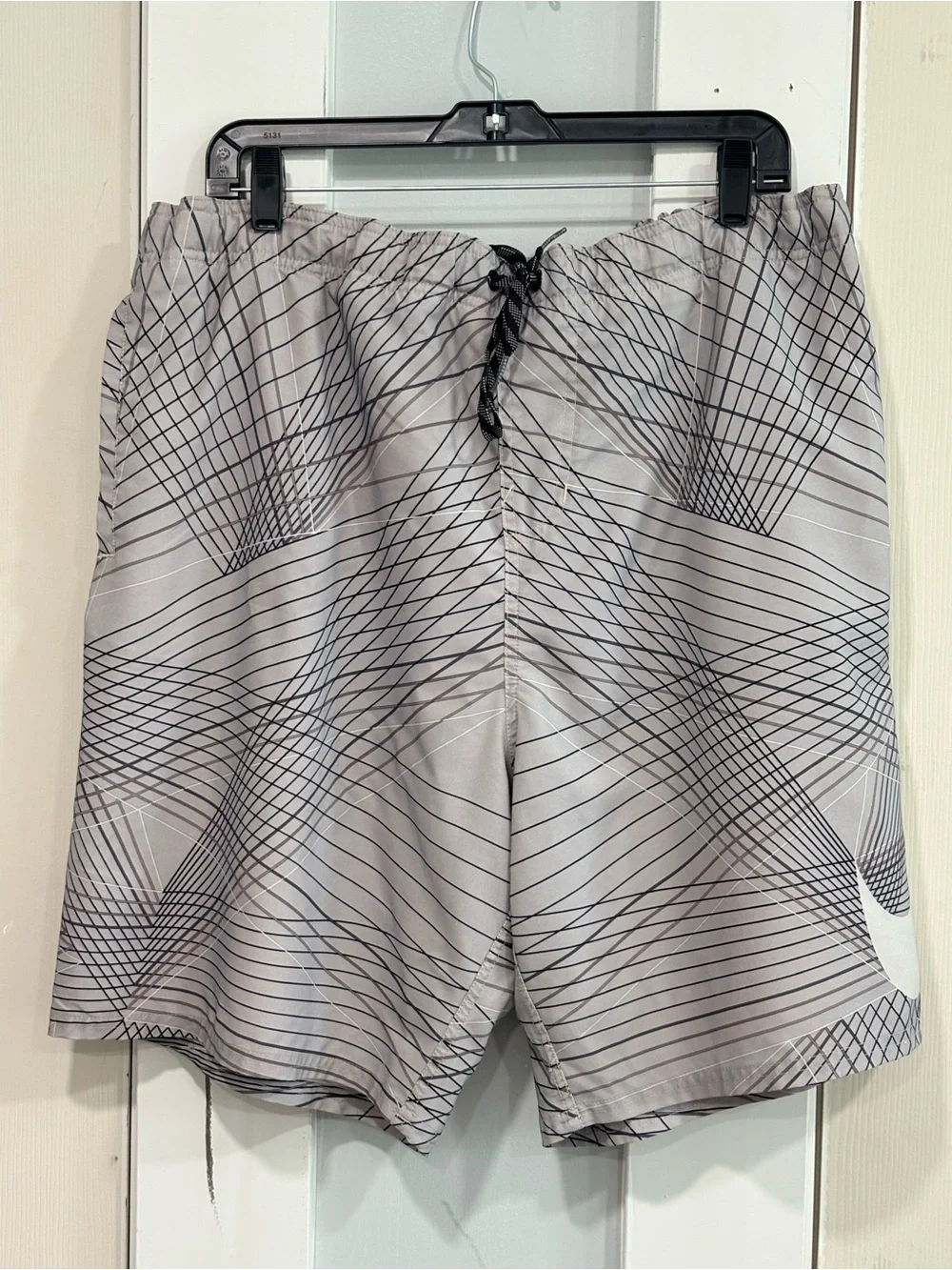 Nike Swim Trunks Men’s XL Gray Black Geometric Swoosh Board Shorts